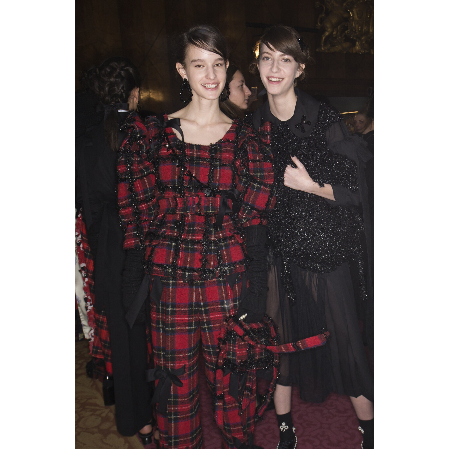 Фото Backstage Simone Rocha Fall 2018 Ready-to-Wear Backstage Simone Rocha осень зима 2018 коллекция неделя моды в Лондане LFW Mainstyles